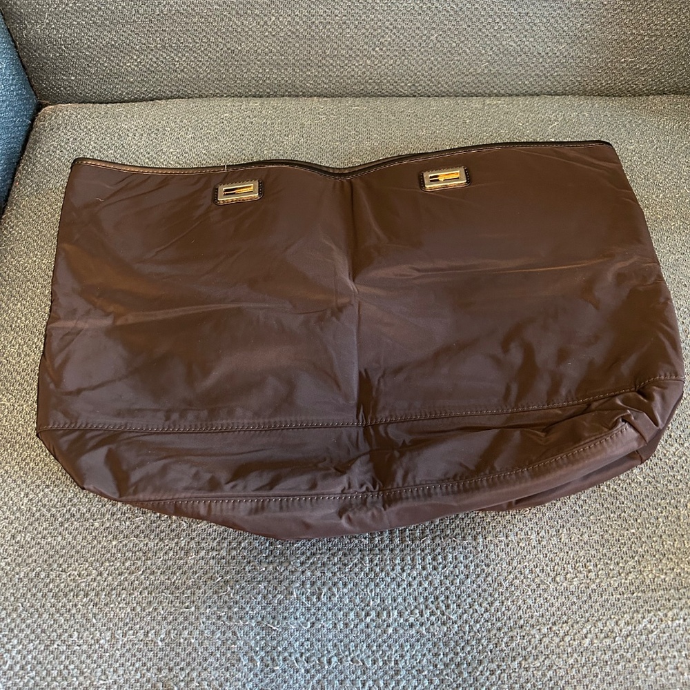 Lo & Sons Seville Aire Shell 13" NWOT
